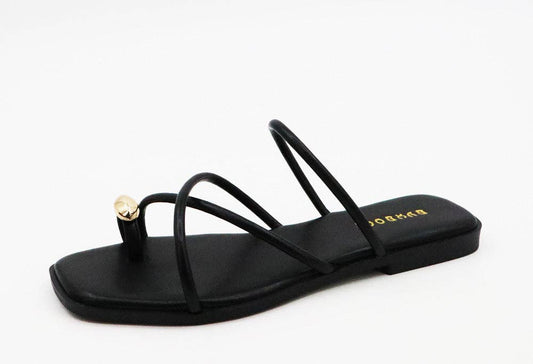 Crisscross Strap Ring Toe Flat Beach Sandals