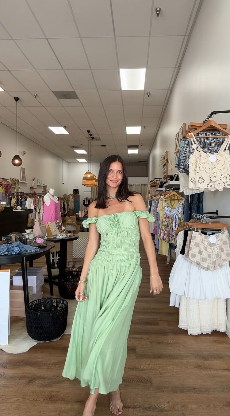 Apple of My Eye Puff Sleeve Midi