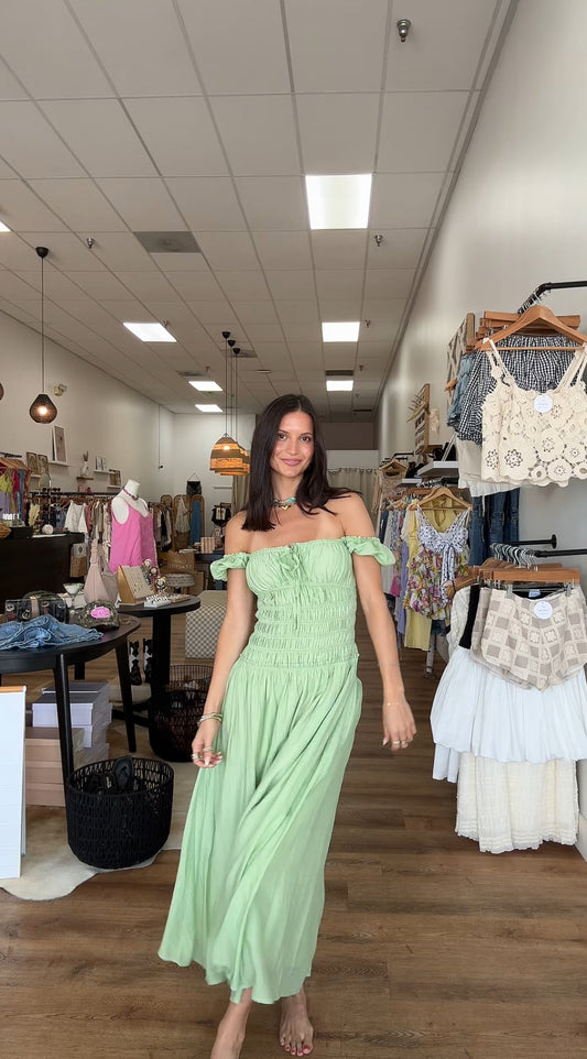 Apple of My Eye Puff Sleeve Midi
