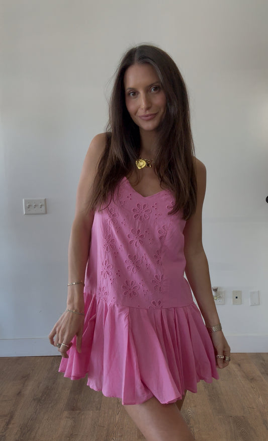 Holly Eyelet Mini